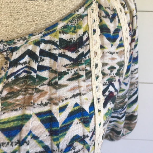 NWOT “Day Off” geometric print tassel top - Picture 4 of 4